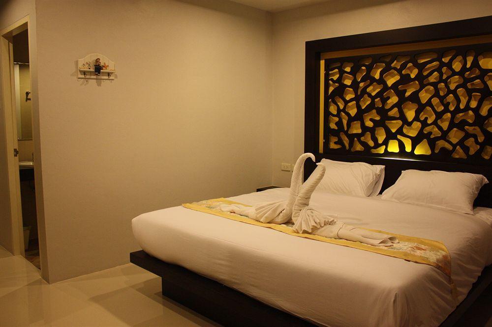 The Silk Hill Hotel Patong Exteriör bild
