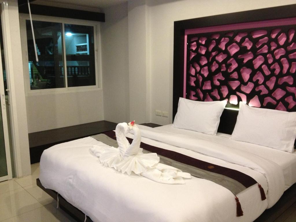 The Silk Hill Hotel Patong Rum bild